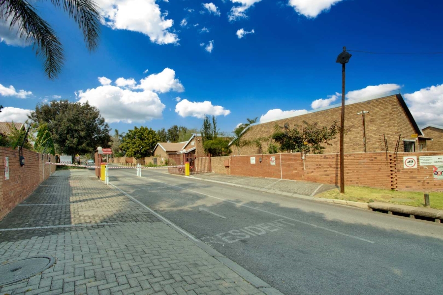 To Let 2 Bedroom Property for Rent in Wilgeheuwel Gauteng