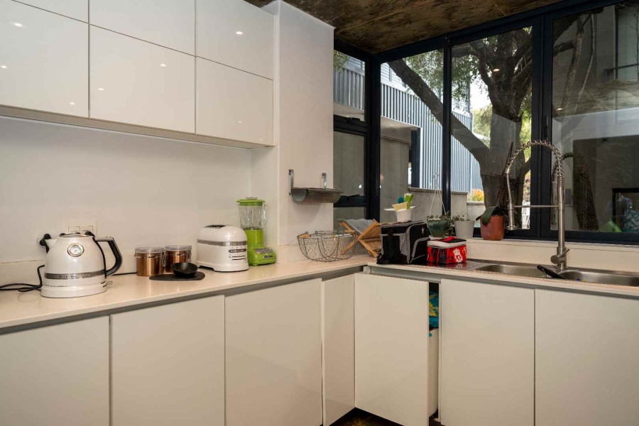 4 Bedroom Property for Sale in Beverley Gauteng