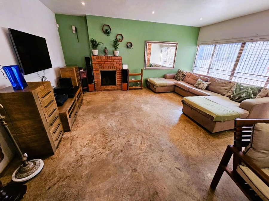 To Let 4 Bedroom Property for Rent in Rietondale Gauteng