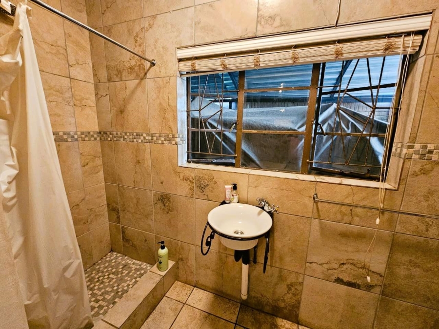 To Let 4 Bedroom Property for Rent in Rietondale Gauteng