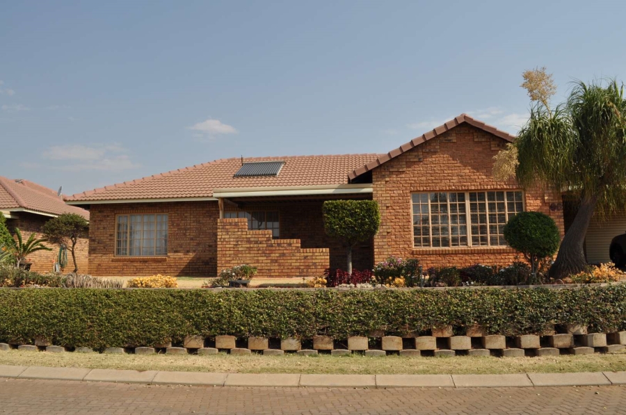 2 Bedroom Property for Sale in Faerie Glen Gauteng