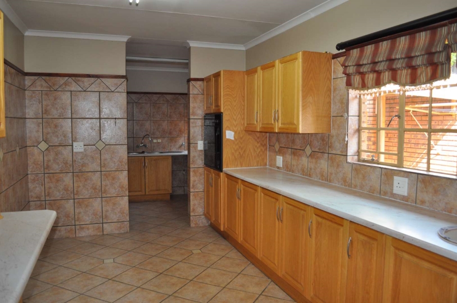 2 Bedroom Property for Sale in Faerie Glen Gauteng