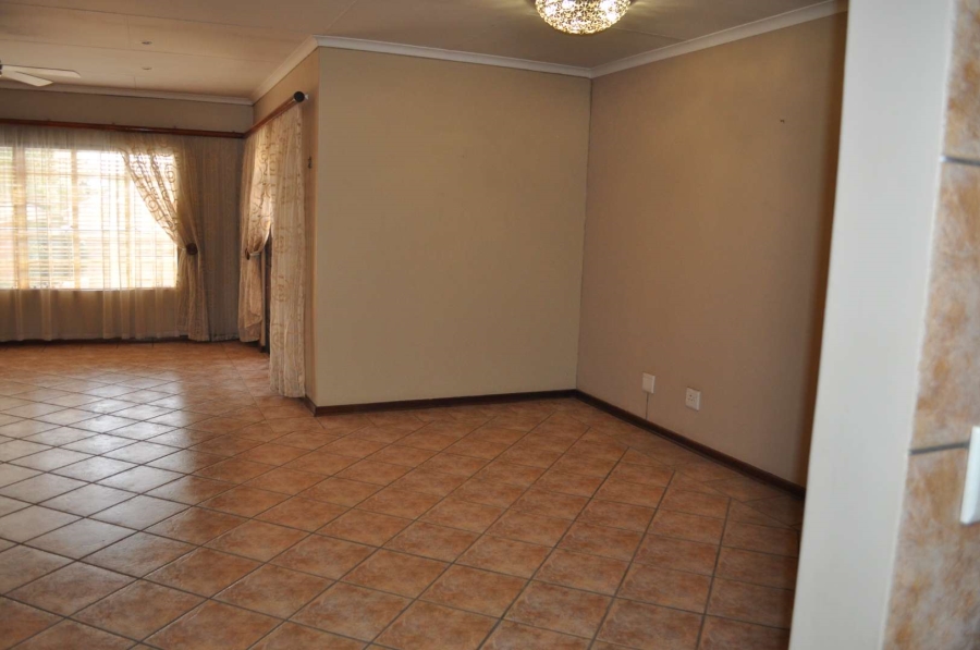 2 Bedroom Property for Sale in Faerie Glen Gauteng