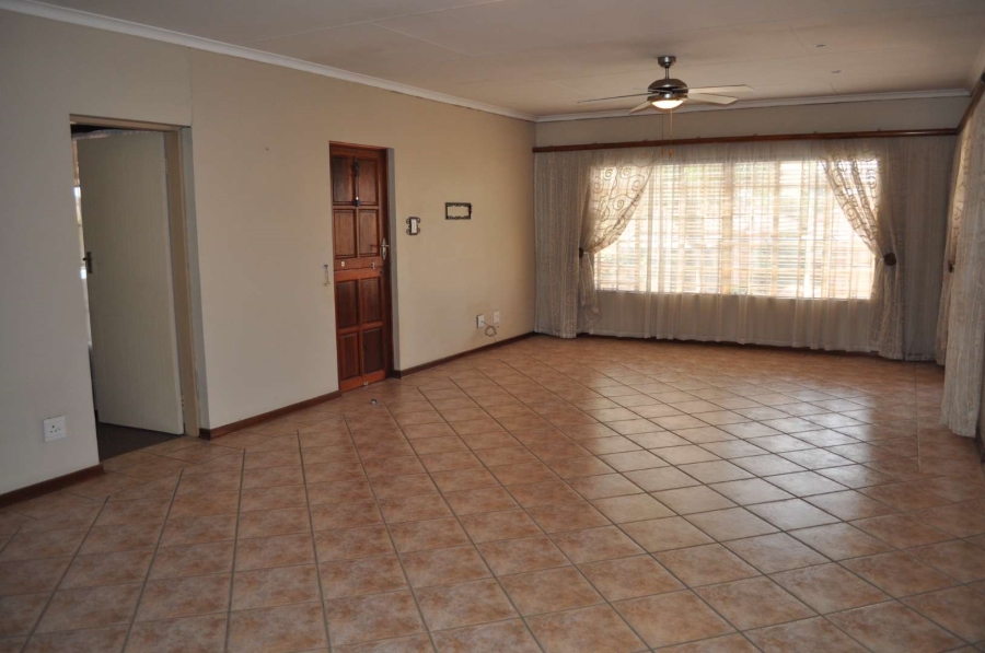 2 Bedroom Property for Sale in Faerie Glen Gauteng