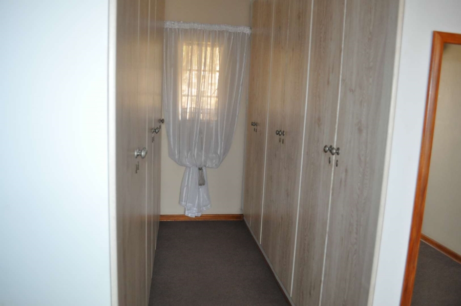 2 Bedroom Property for Sale in Faerie Glen Gauteng