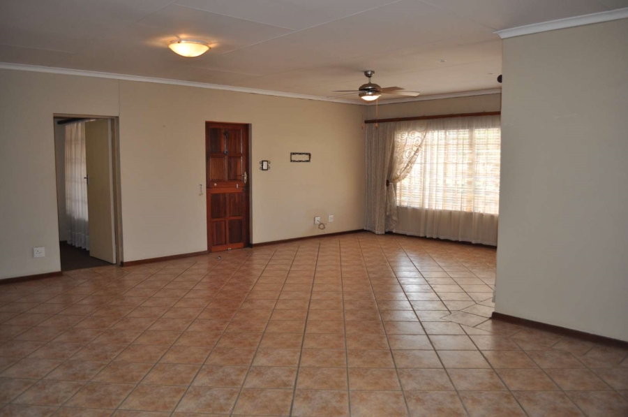 2 Bedroom Property for Sale in Faerie Glen Gauteng