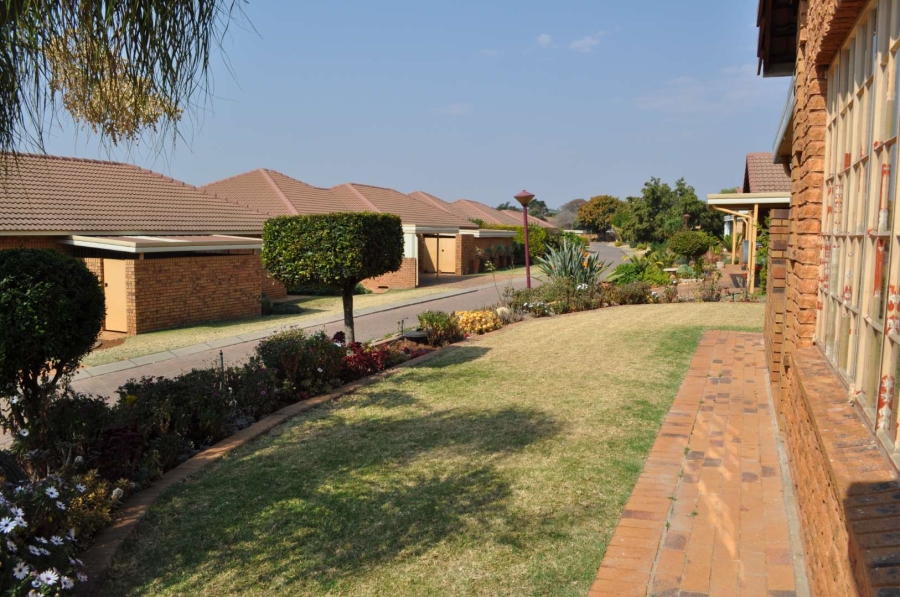 2 Bedroom Property for Sale in Faerie Glen Gauteng