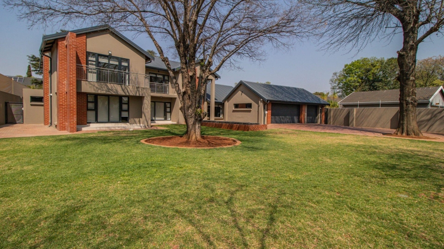 7 Bedroom Property for Sale in Lakefield Gauteng