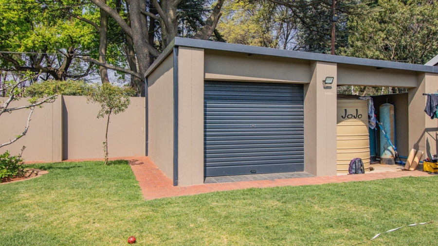 7 Bedroom Property for Sale in Lakefield Gauteng