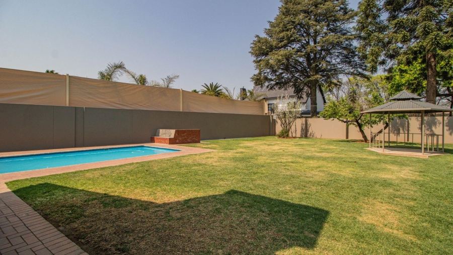 7 Bedroom Property for Sale in Lakefield Gauteng