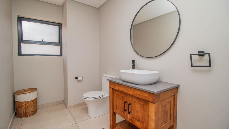 7 Bedroom Property for Sale in Lakefield Gauteng