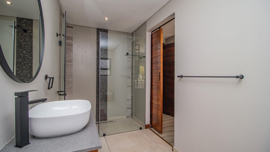 7 Bedroom Property for Sale in Lakefield Gauteng