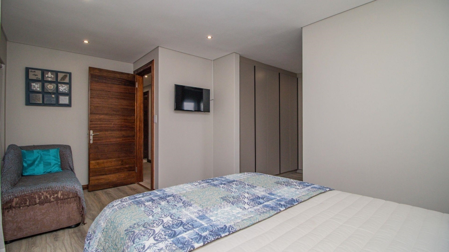 7 Bedroom Property for Sale in Lakefield Gauteng