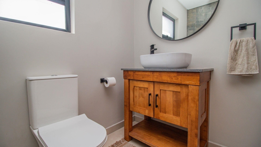7 Bedroom Property for Sale in Lakefield Gauteng