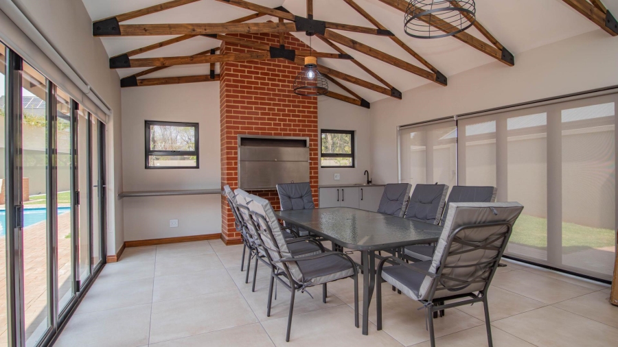 7 Bedroom Property for Sale in Lakefield Gauteng