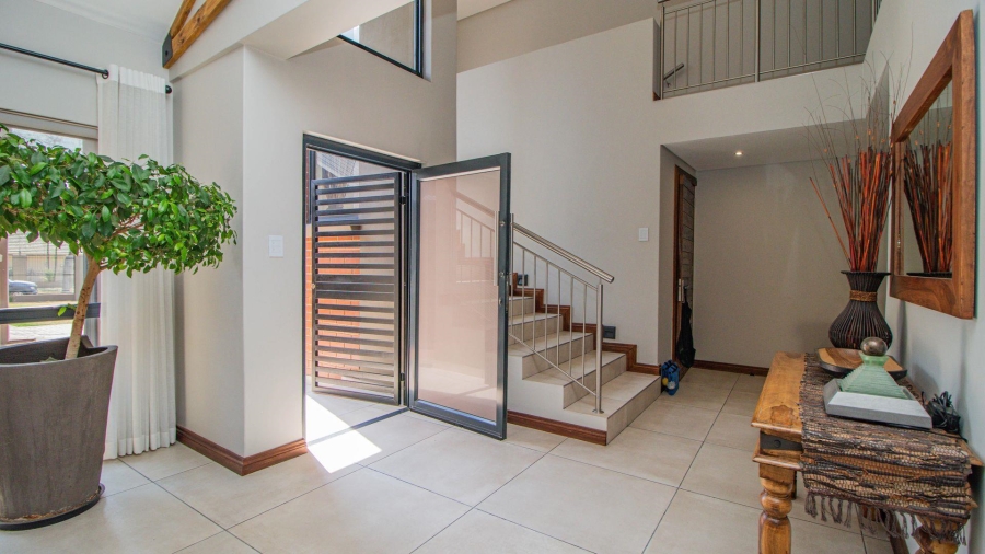 7 Bedroom Property for Sale in Lakefield Gauteng