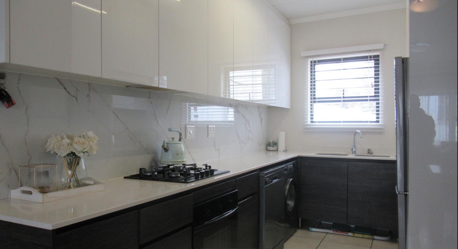 3 Bedroom Property for Sale in Oakdene Gauteng