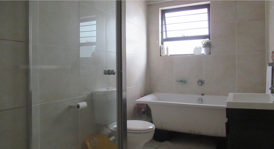 3 Bedroom Property for Sale in Oakdene Gauteng
