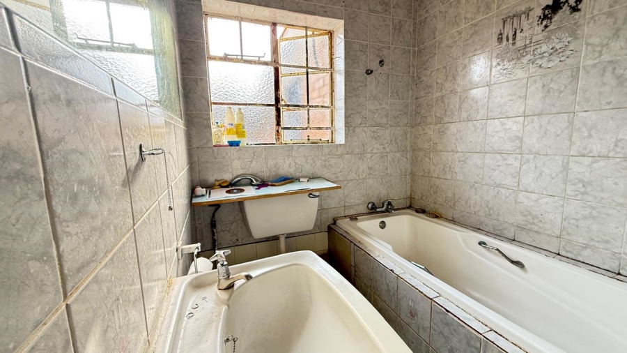 3 Bedroom Property for Sale in Roodepoort Gauteng