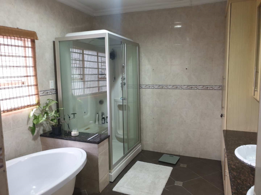 2 Bedroom Property for Sale in Bryanston Gauteng
