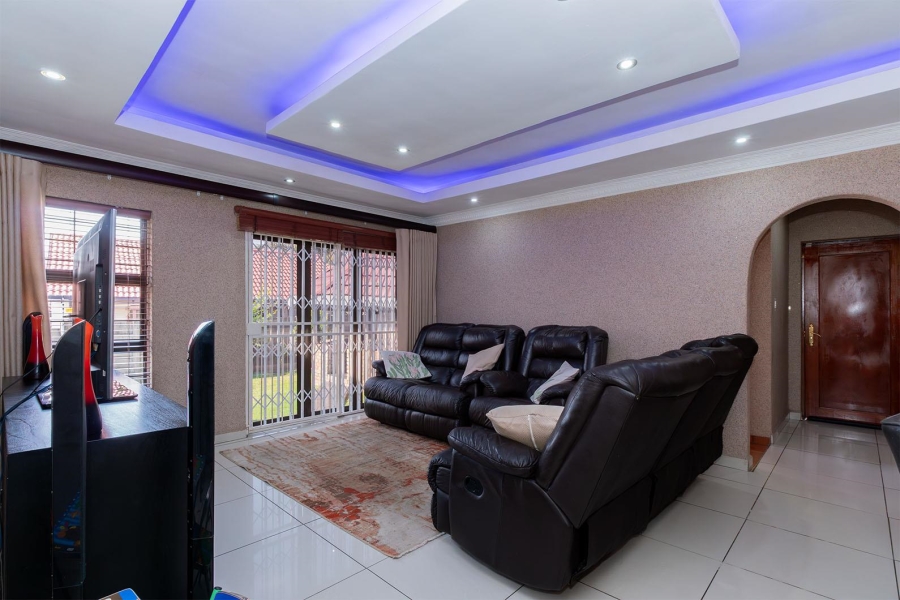 4 Bedroom Property for Sale in Birchleigh North Gauteng