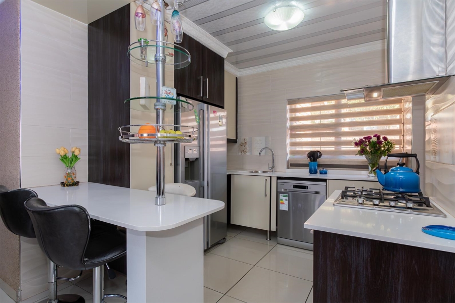 4 Bedroom Property for Sale in Birchleigh North Gauteng