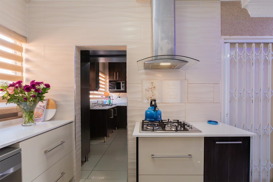 4 Bedroom Property for Sale in Birchleigh North Gauteng