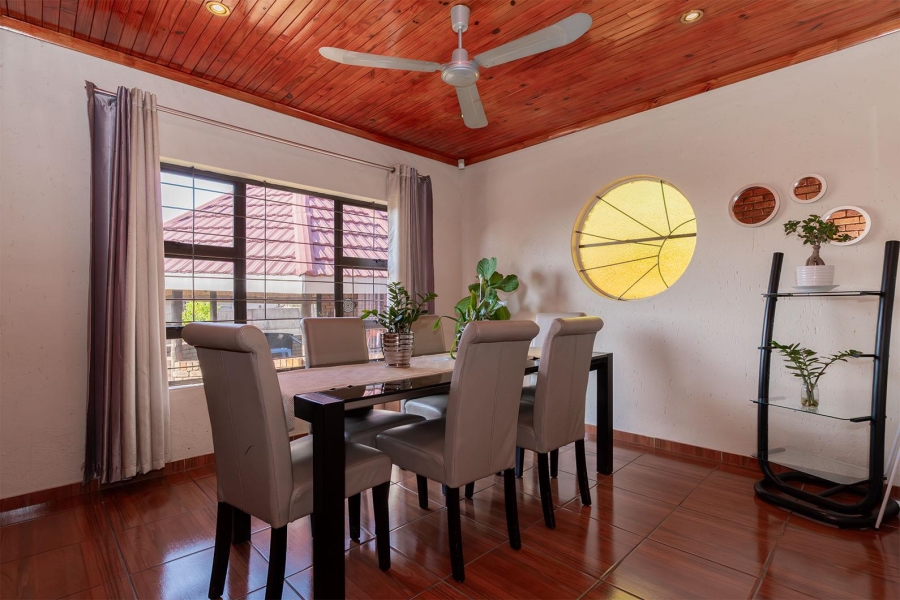 4 Bedroom Property for Sale in Birchleigh North Gauteng