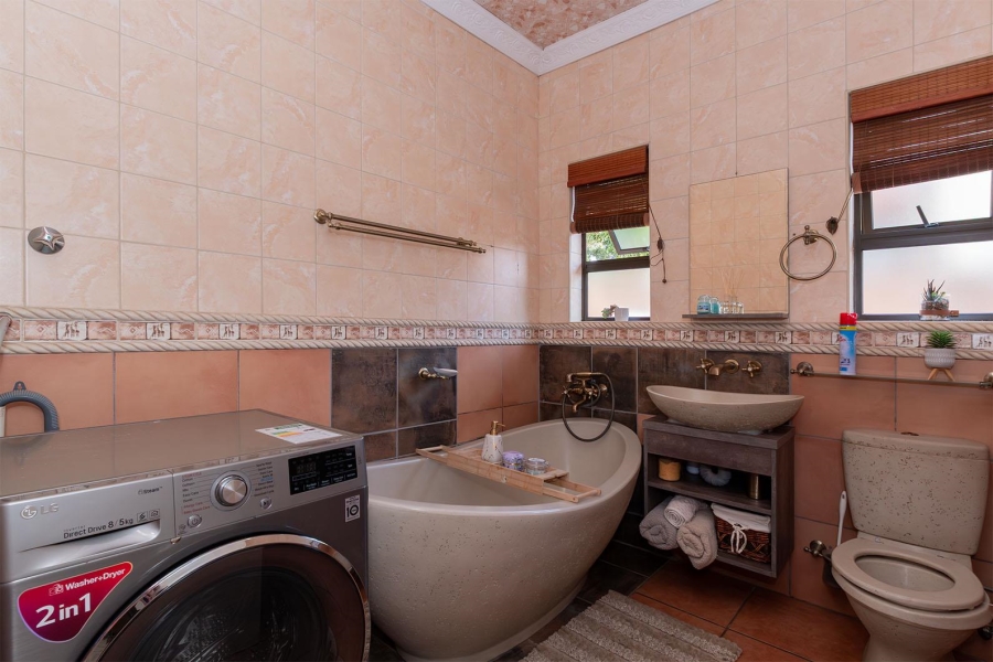 4 Bedroom Property for Sale in Birchleigh North Gauteng