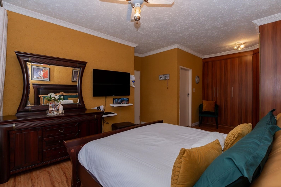 4 Bedroom Property for Sale in Birchleigh North Gauteng