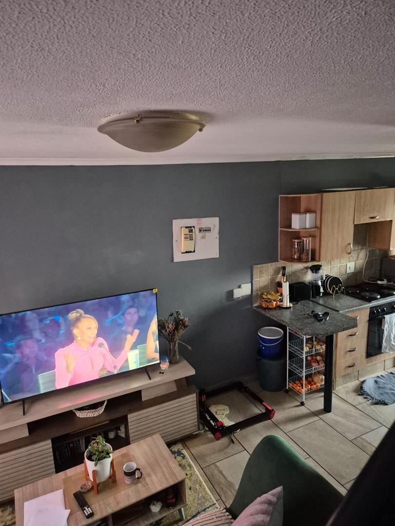 To Let 2 Bedroom Property for Rent in Castleview Gauteng