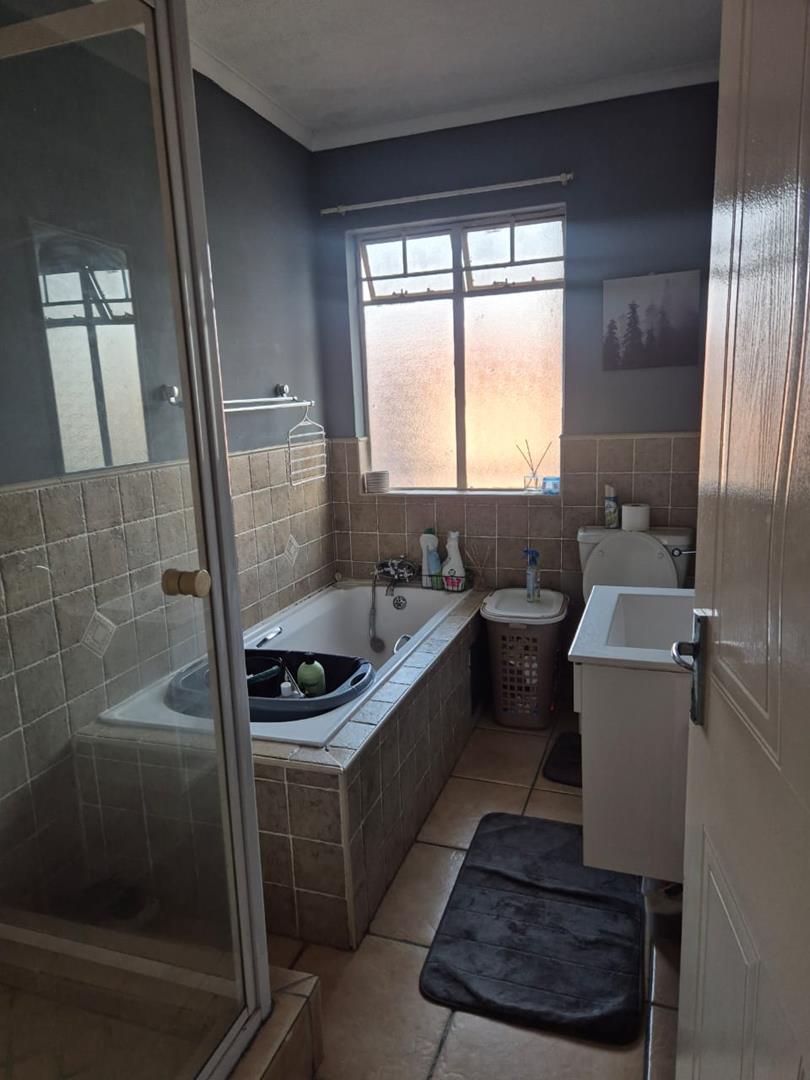 To Let 2 Bedroom Property for Rent in Castleview Gauteng