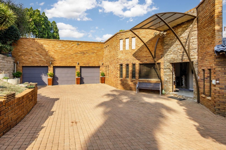 4 Bedroom Property for Sale in Bassonia Gauteng
