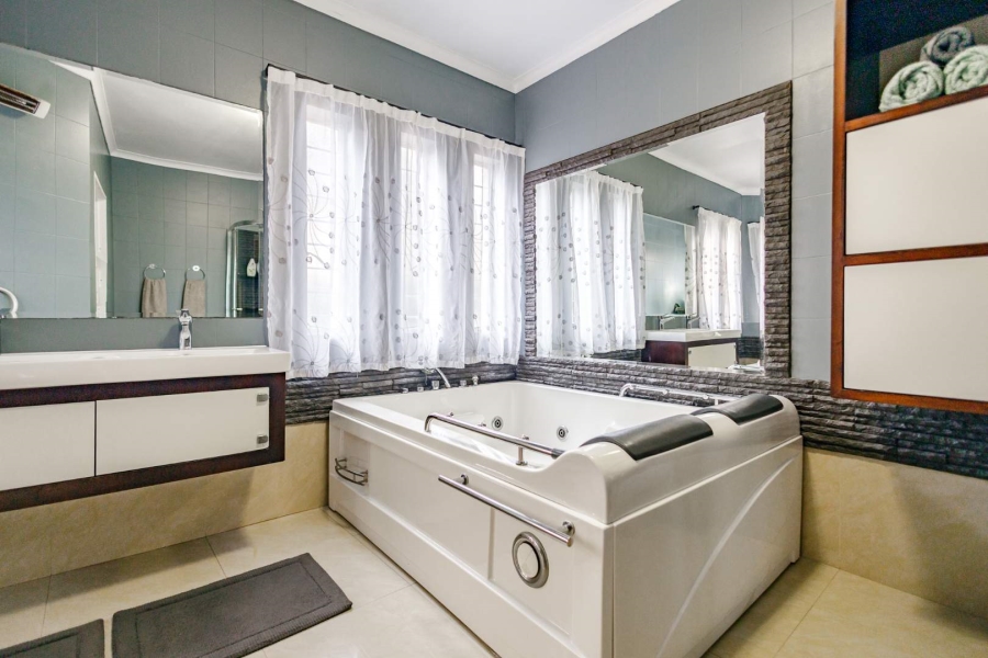 4 Bedroom Property for Sale in Bassonia Gauteng