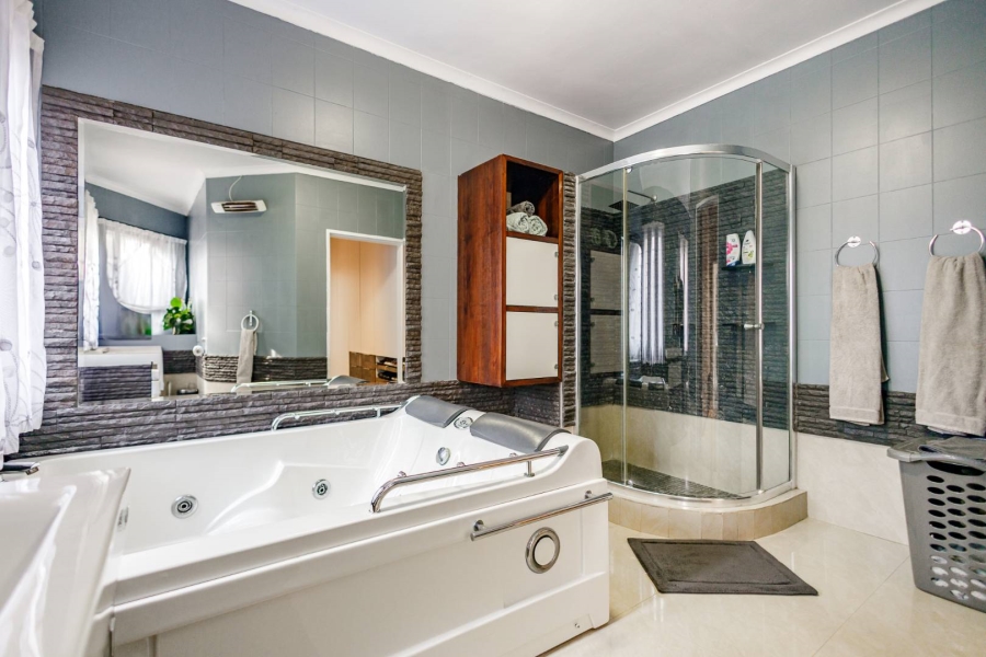 4 Bedroom Property for Sale in Bassonia Gauteng
