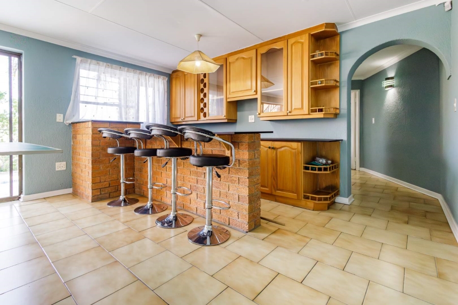 4 Bedroom Property for Sale in Bassonia Gauteng