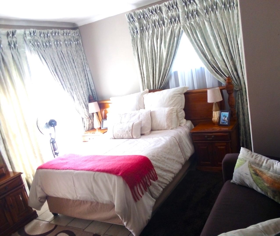 3 Bedroom Property for Sale in Klippoortjie Gauteng