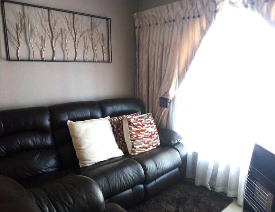 3 Bedroom Property for Sale in Klippoortjie Gauteng