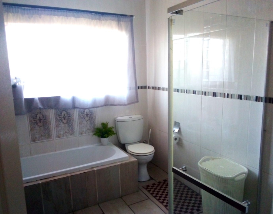 3 Bedroom Property for Sale in Klippoortjie Gauteng