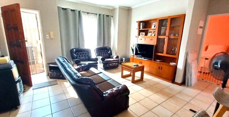 2 Bedroom Property for Sale in Birchleigh North Gauteng