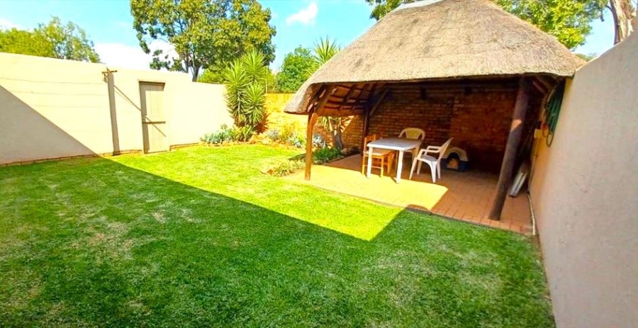 2 Bedroom Property for Sale in Birchleigh North Gauteng