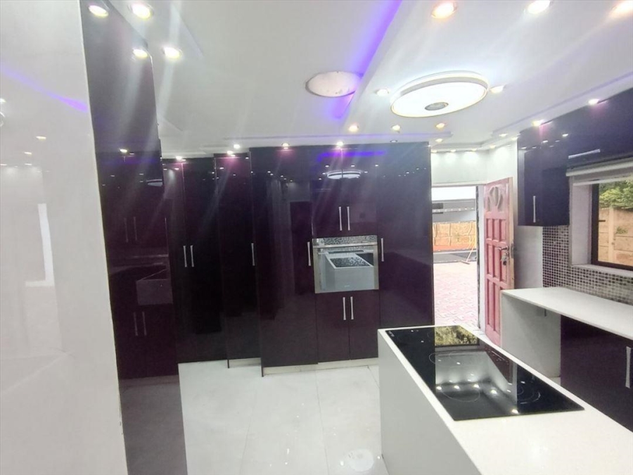 4 Bedroom Property for Sale in Farrarmere Gauteng