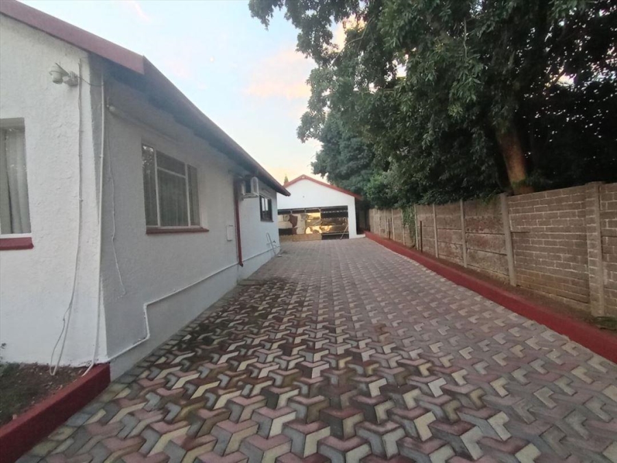 4 Bedroom Property for Sale in Farrarmere Gauteng
