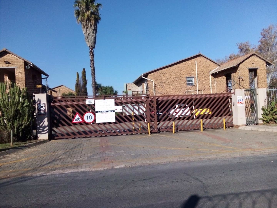 2 Bedroom Property for Sale in Ravenswood Gauteng