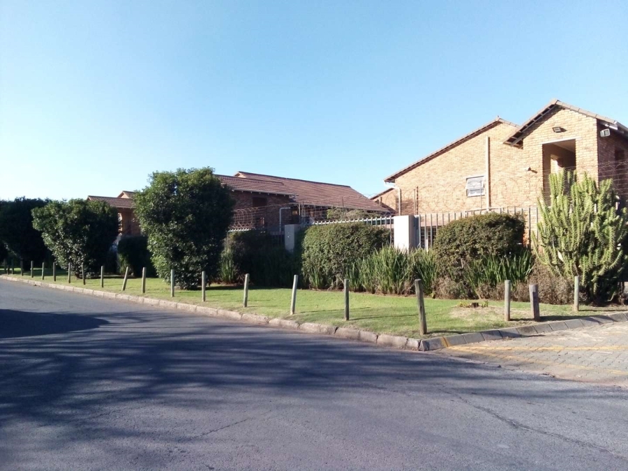 2 Bedroom Property for Sale in Ravenswood Gauteng