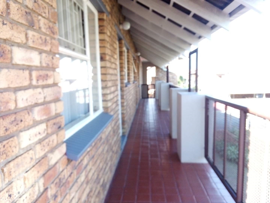 2 Bedroom Property for Sale in Ravenswood Gauteng