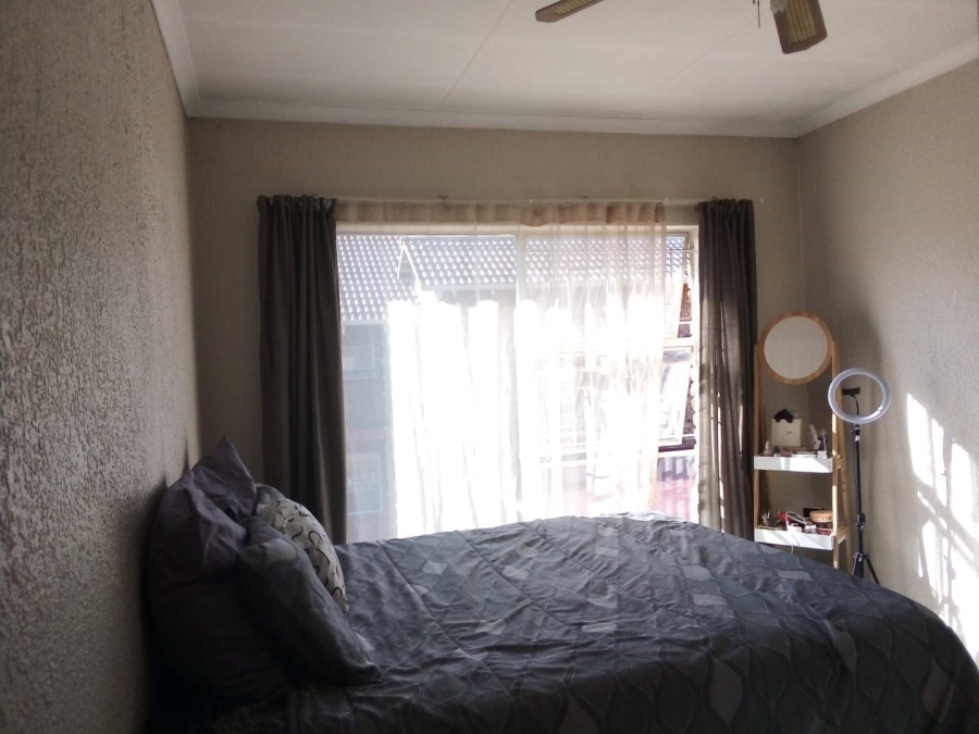 2 Bedroom Property for Sale in Ravenswood Gauteng