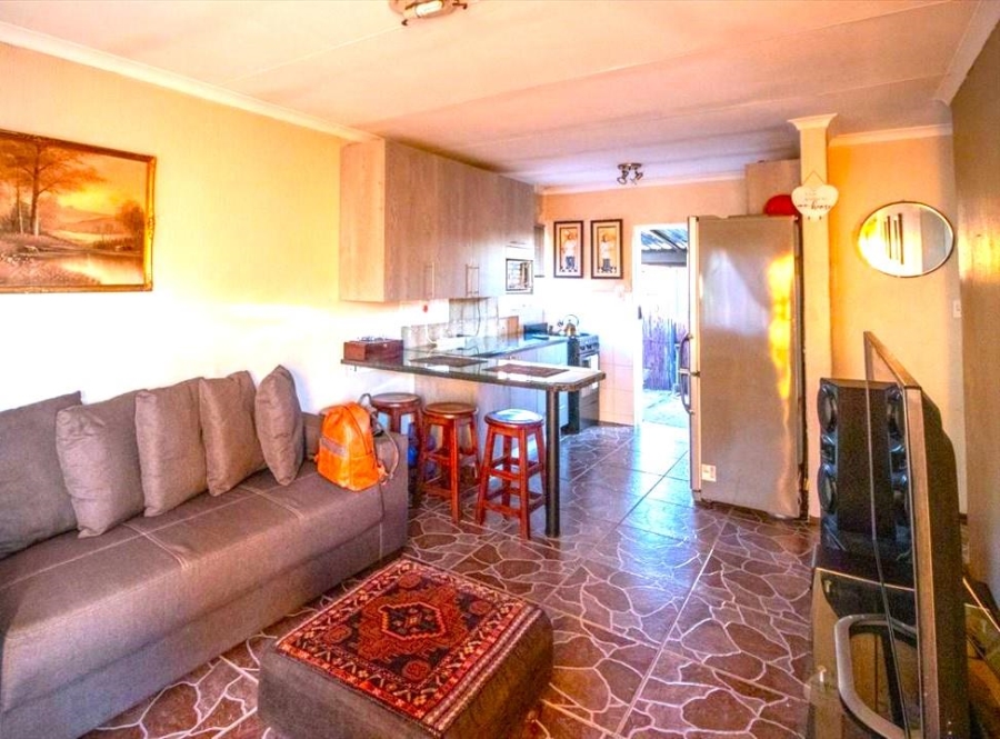 1 Bedroom Property for Sale in Birchleigh North Gauteng