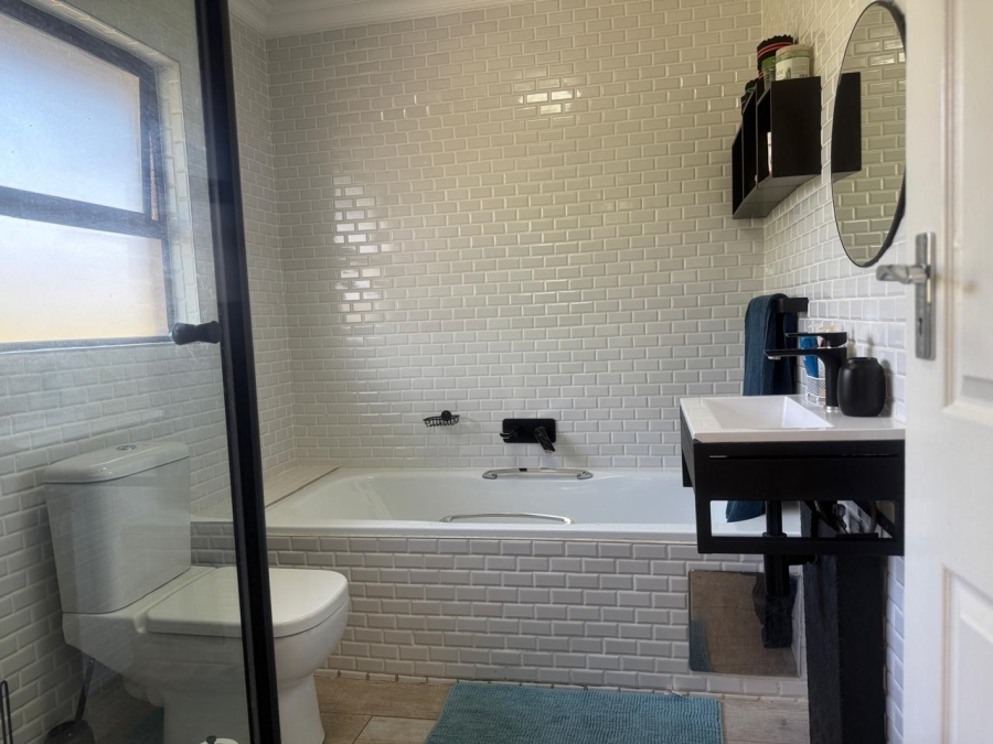 3 Bedroom Property for Sale in Allens Nek Gauteng