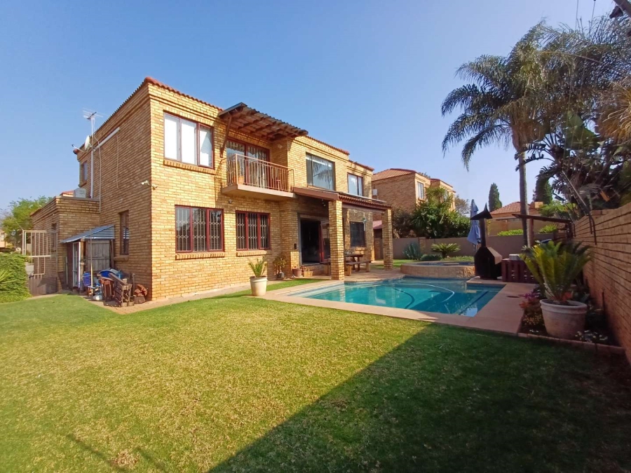 To Let 3 Bedroom Property for Rent in Ruimsig Gauteng